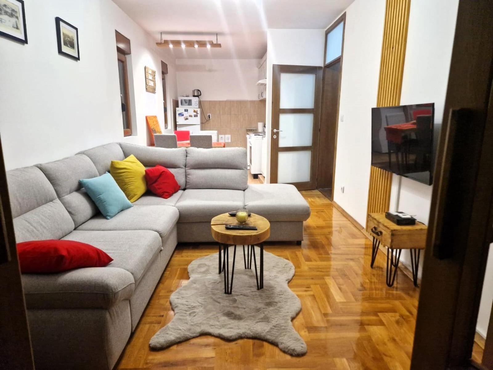Apartment Holiday דירה